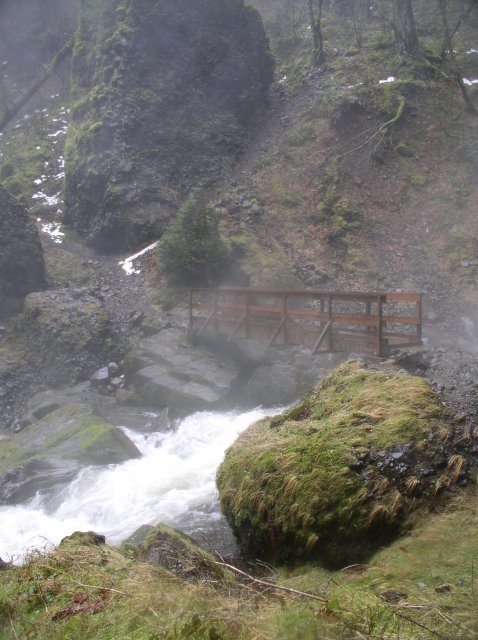 12.23.05 Elowah Falls 040 